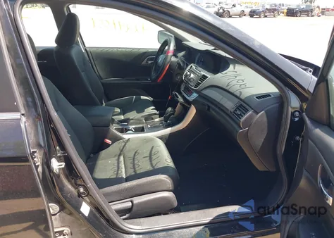 2015 Honda Accord Lx z USA, uszkodzony, nr VIN 1HGCR2F31FA195160